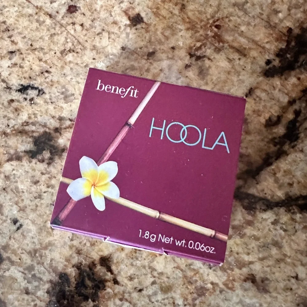 🇺🇸 BUNDLE ONLY - 5/$15 🎉 FREE 🎉 Hoola Flat Eyeshadow, NWT